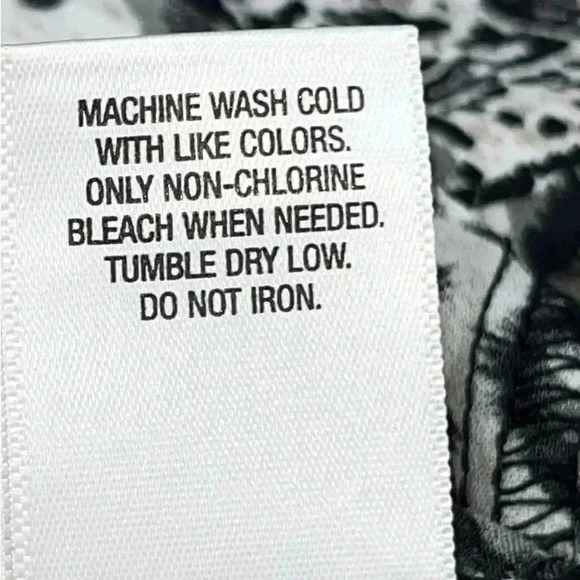 Roz and Ali open front jacket, kimono, tones of grey, animal print Silky feel - Picture 4 of 8